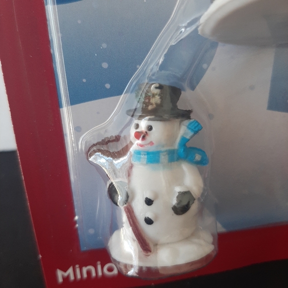 Cobblestone Corners Christmas Winter Village Miniature Figure Set 3-pc Snowman - Picture 6 of 9